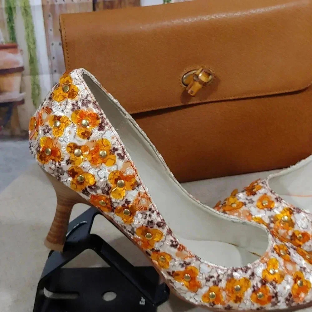 Heigh-Heels by Mojo Moxy - Picture 5 of 10